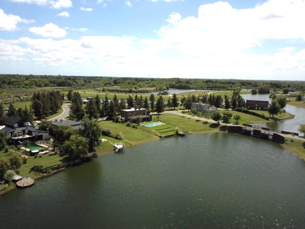 Unico Lote A La Laguna de 1093 m2 Barrio Nautico El Cazal - Escobar