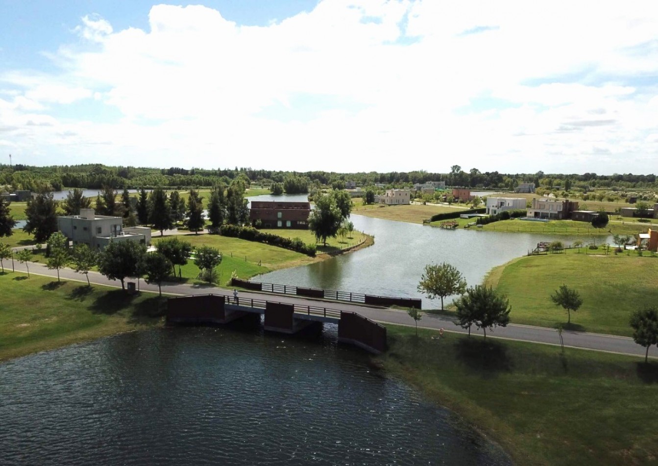 Unico Lote A La Laguna de 1093 m2 Barrio Nautico El Cazal - Escobar
