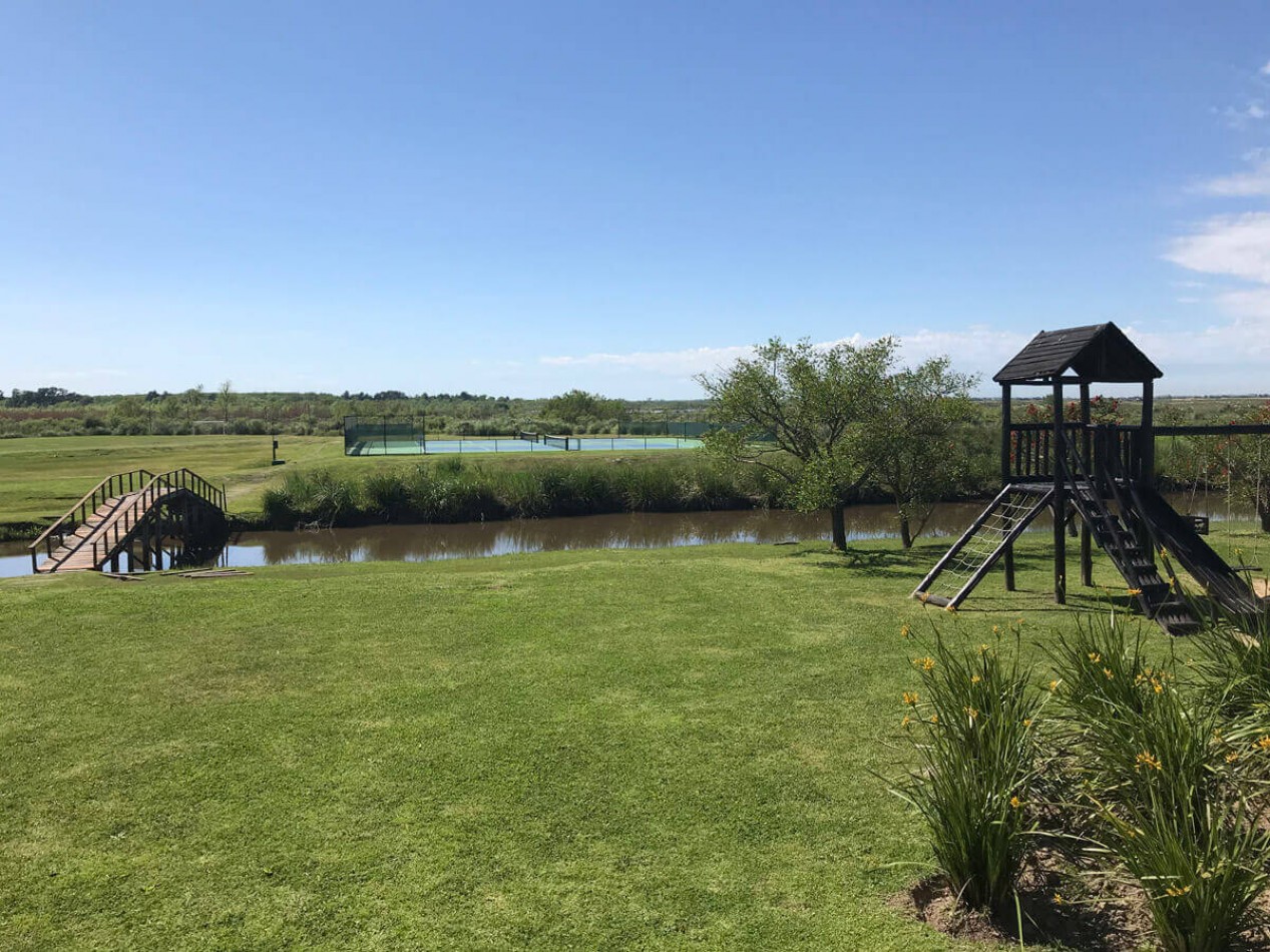 Unico Lote A La Laguna de 1093 m2 Barrio Nautico El Cazal - Escobar