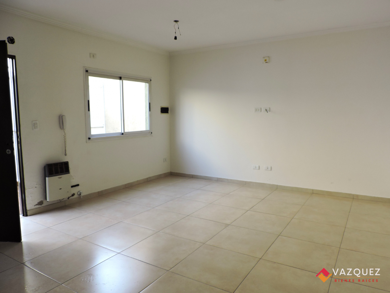 Dos Ambientes primer piso con patio