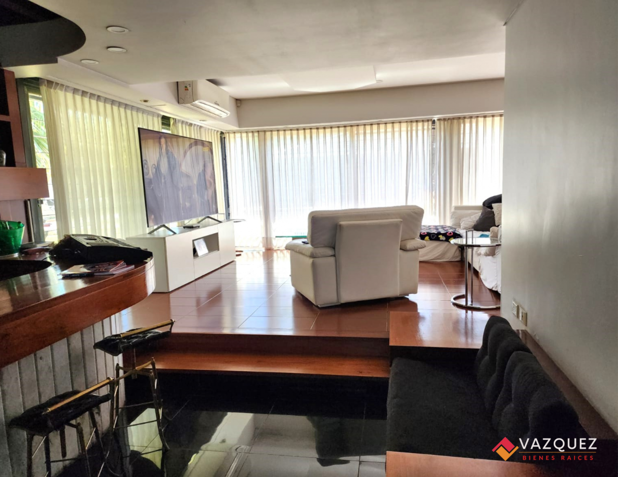 Majestuoso Chalet Simbolo de San Justo