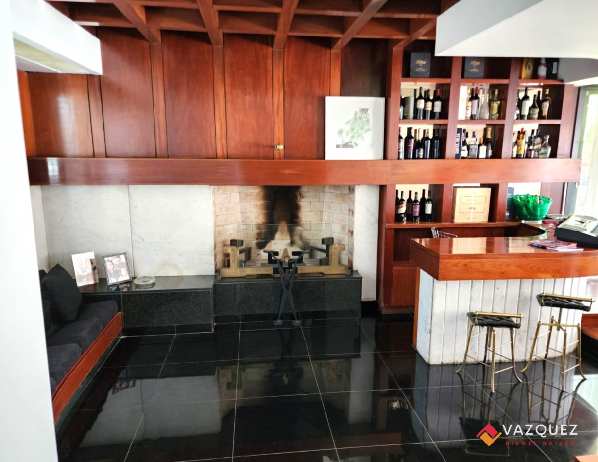 Majestuoso Chalet Simbolo de San Justo