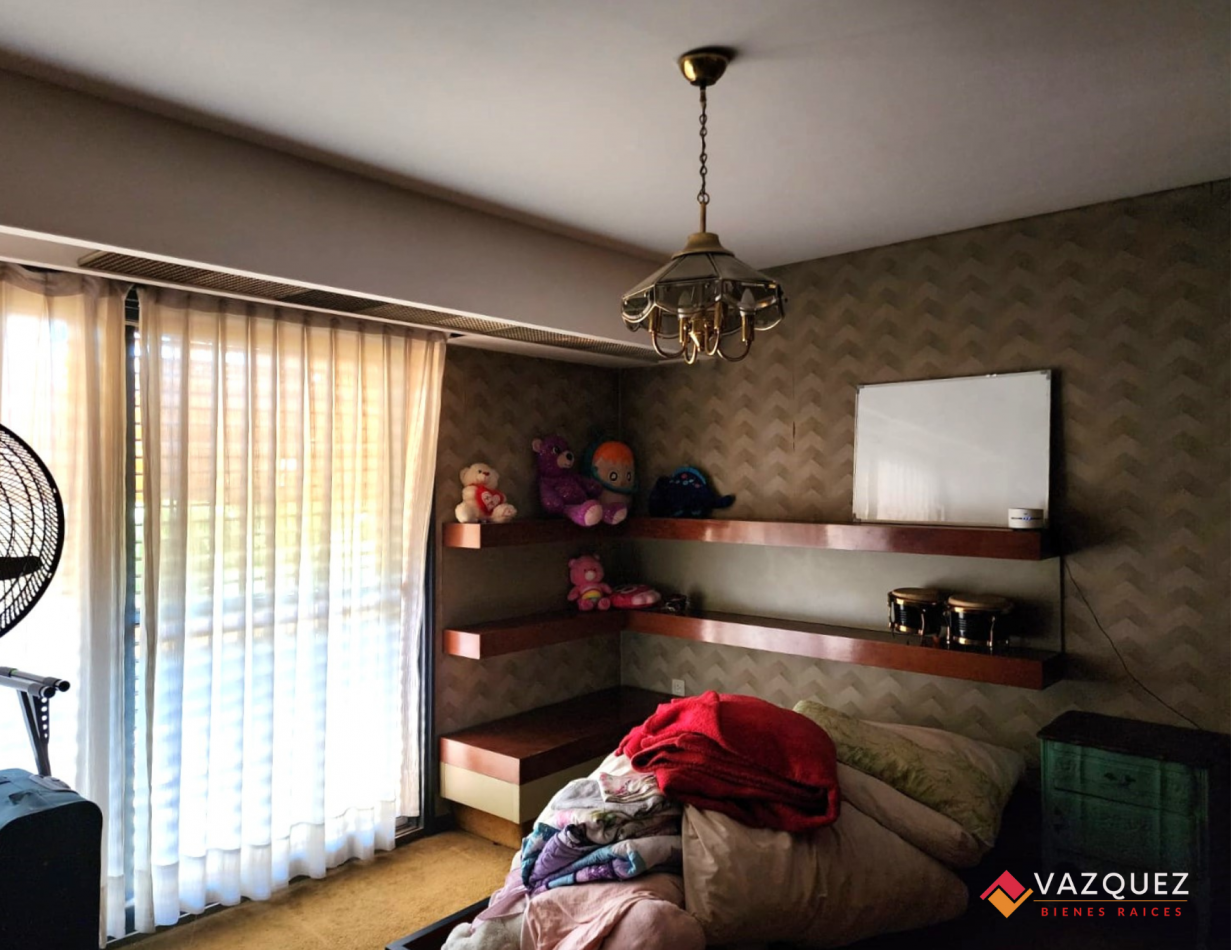 Majestuoso Chalet Simbolo de San Justo