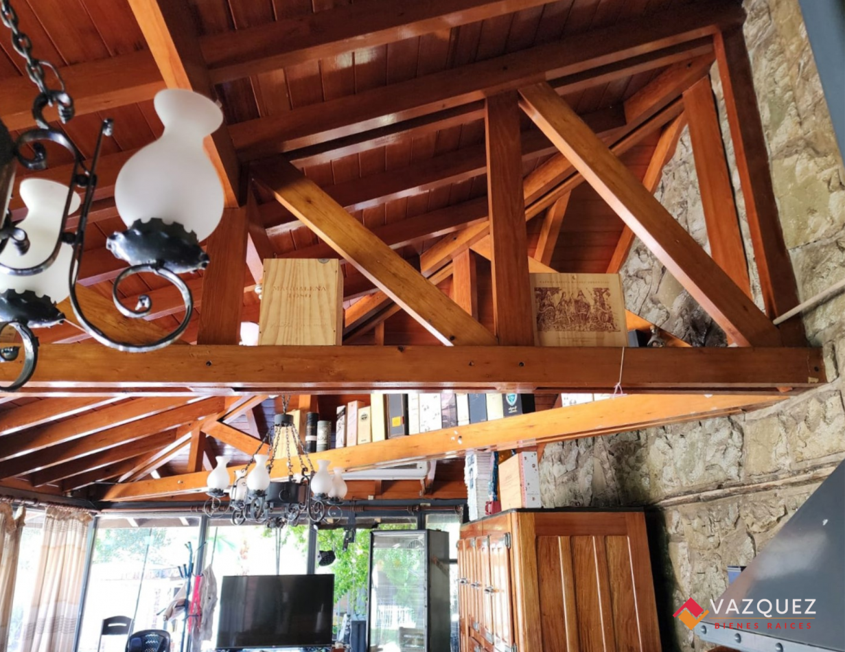 Majestuoso Chalet Simbolo de San Justo