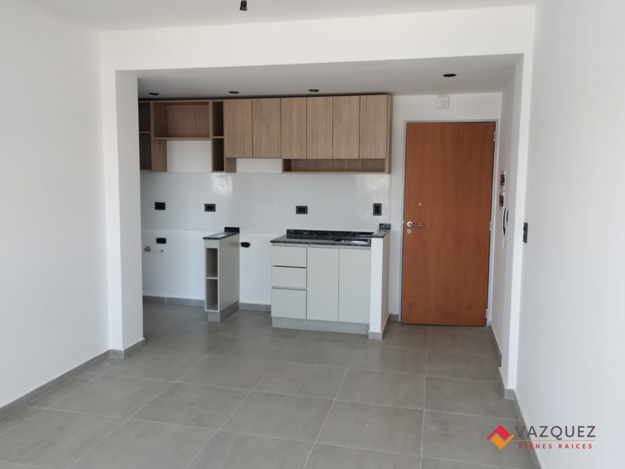 Departamento 2 ambientes con Cochera Descubierta C