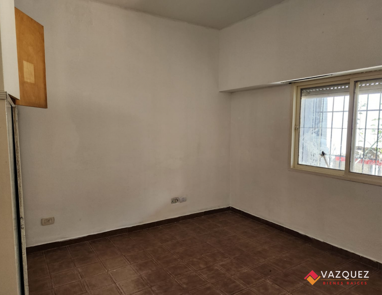 Casa con garage y parque