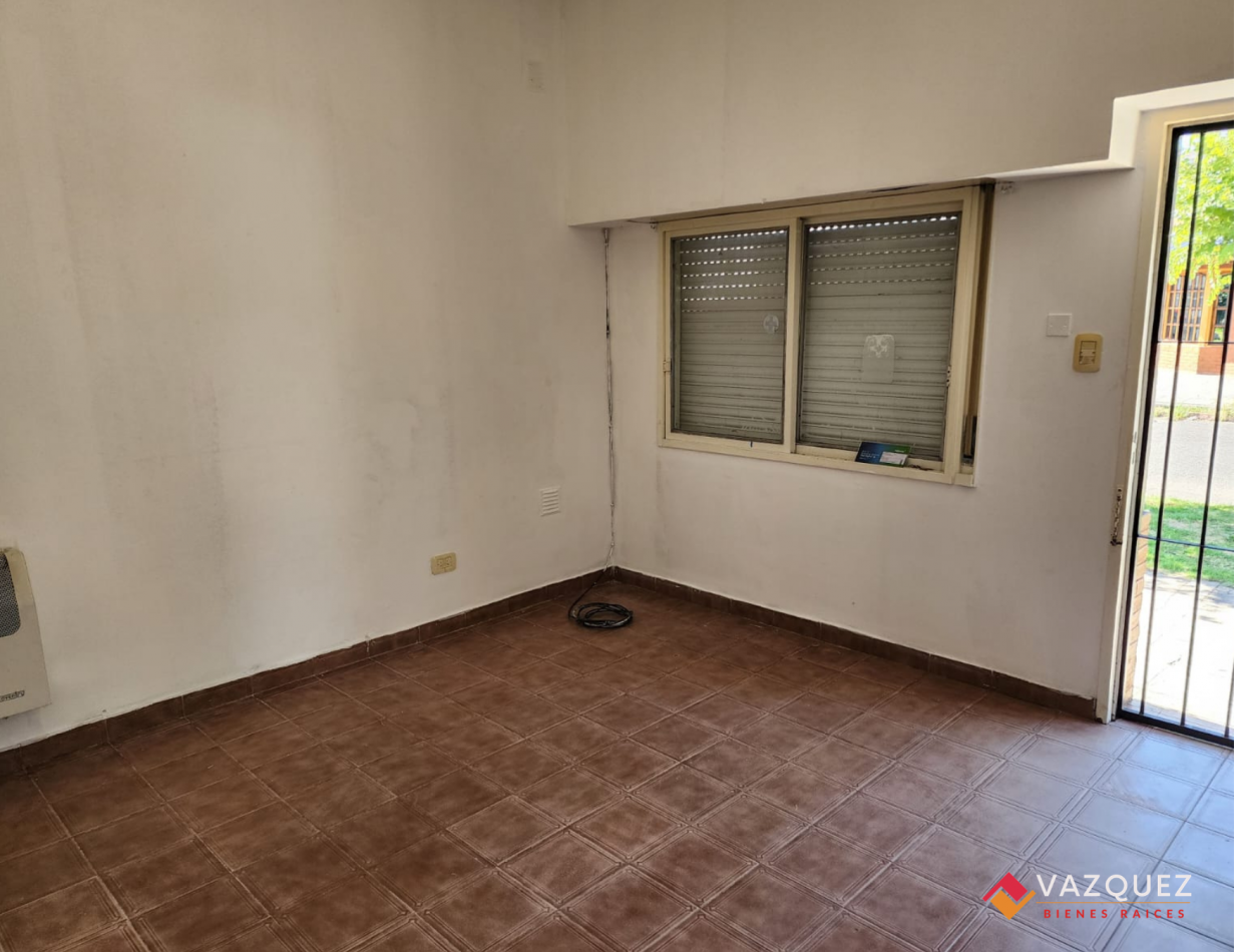 Casa con garage y parque