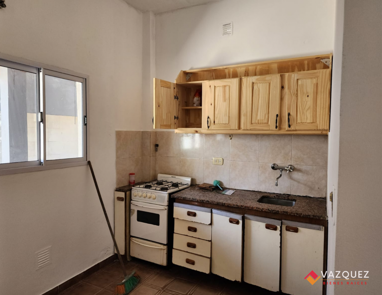 Casa con garage y parque