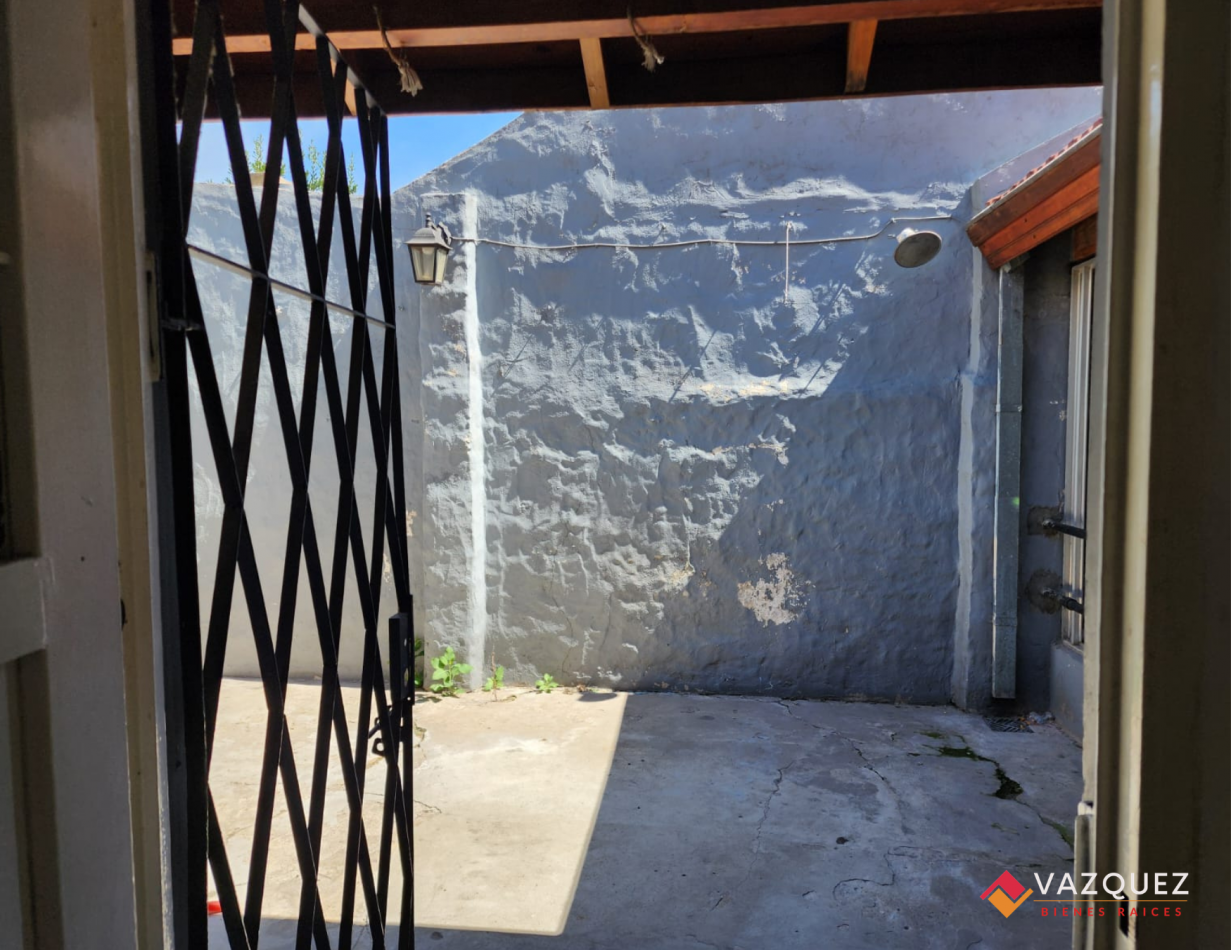 Casa con garage y parque