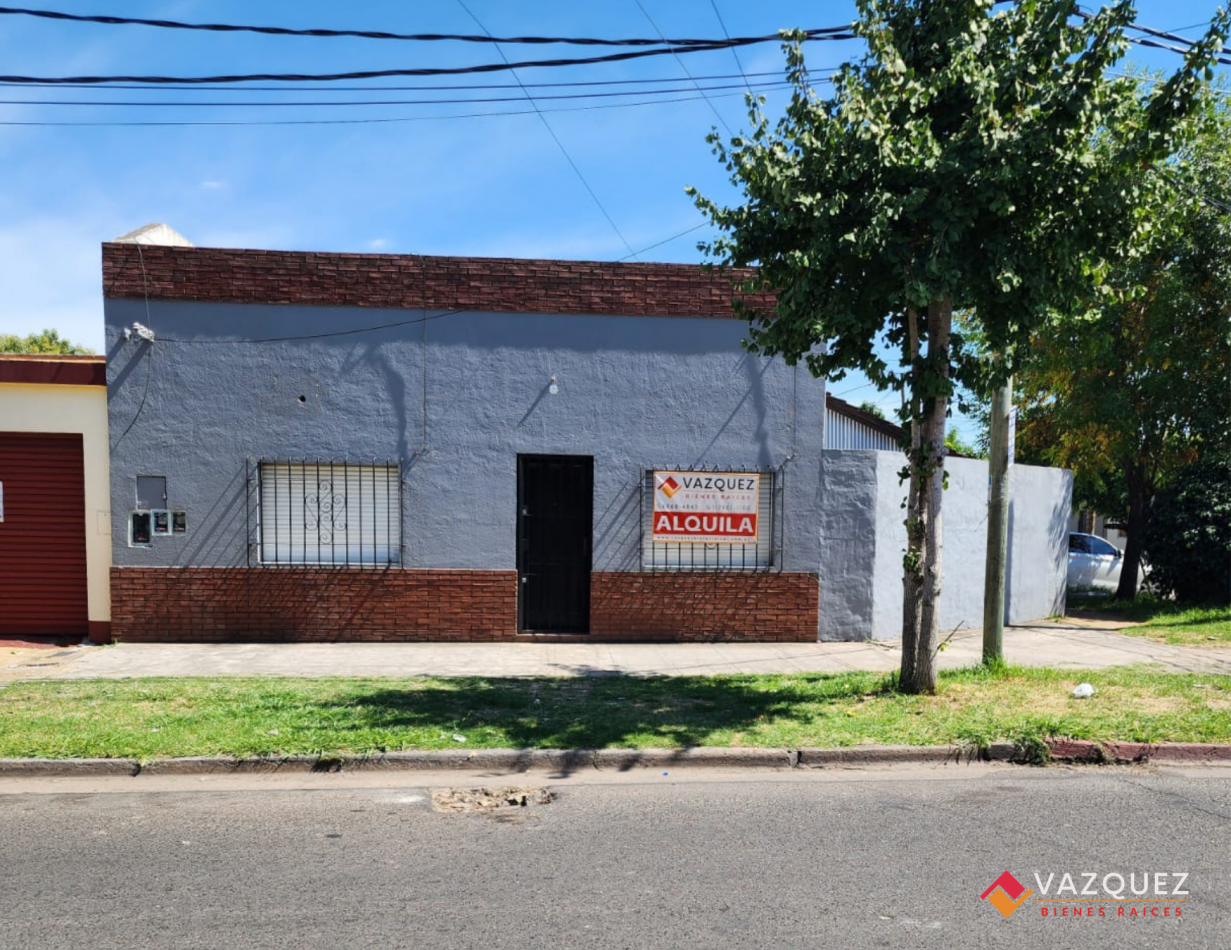 Casa con garage y parque