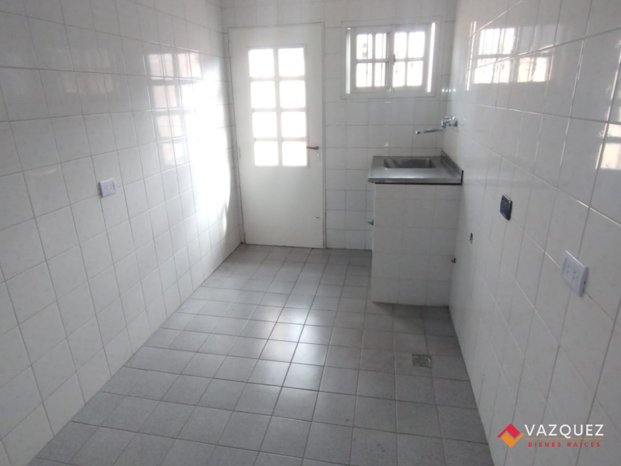 Piso Independiente 4 Ambientes con Garage en La Tablada