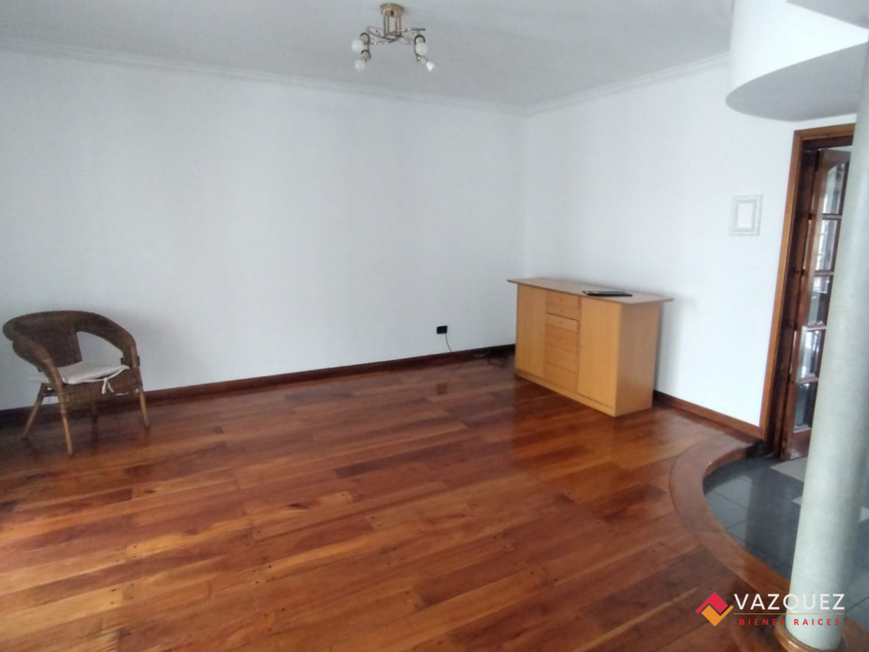 Piso Independiente 4 Ambientes con Garage en La Tablada