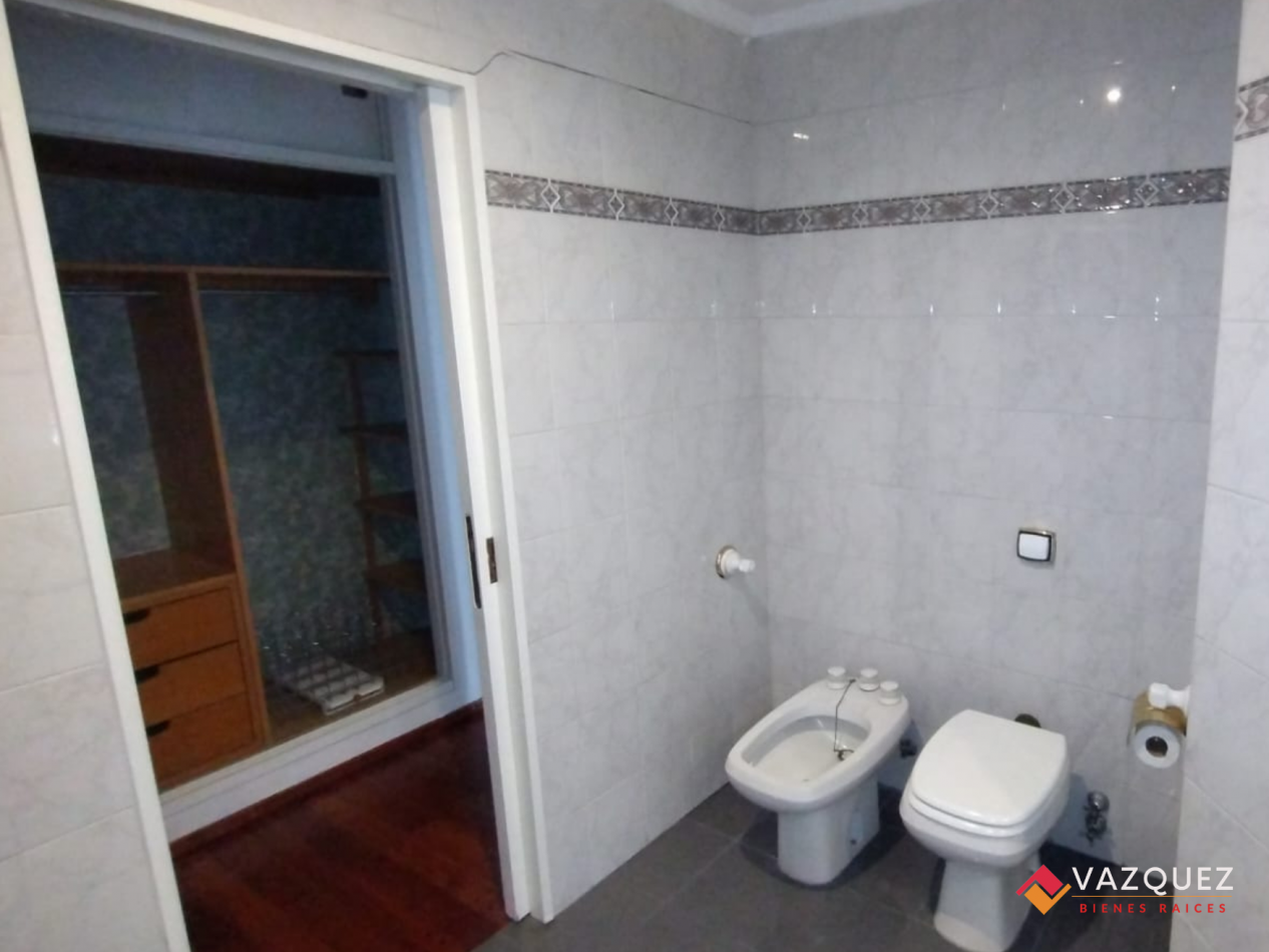 Piso Independiente 4 Ambientes con Garage en La Tablada