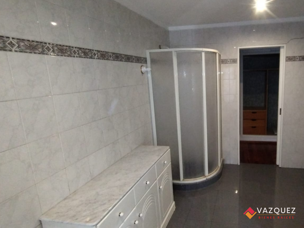 Piso Independiente 4 Ambientes con Garage en La Tablada