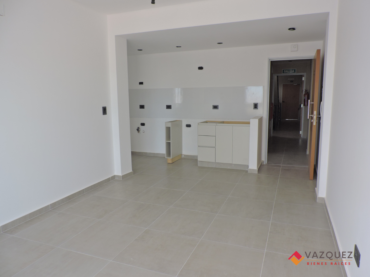 Departamento 2 ambientes con Cochera Descubierta C